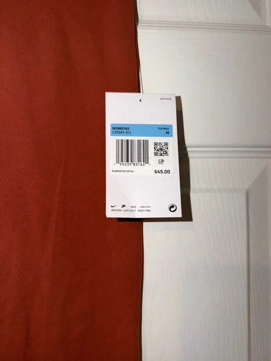 Nike Yoga Luxe High-Rise Women’s Bike Shorts - Rust - Picture 2 of 7